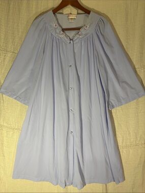 Shadowline Petals Nylon Waltz Coat Robe 1X Light Blue Floral Embroidered LikeNew
